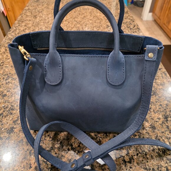 Portland Leather Large Raindrop Crossbody Bag - Picture 2 of 9